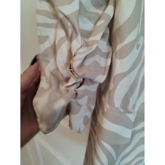 NWT Tart Collections Beige Zebra print blazer with gathered sleeves - Picture 6 of 8